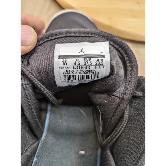 Nike Air Jordan First‎ Class Basketball Shoes Sneakers Black Athletic Size 5Y - Picture 8 of 10